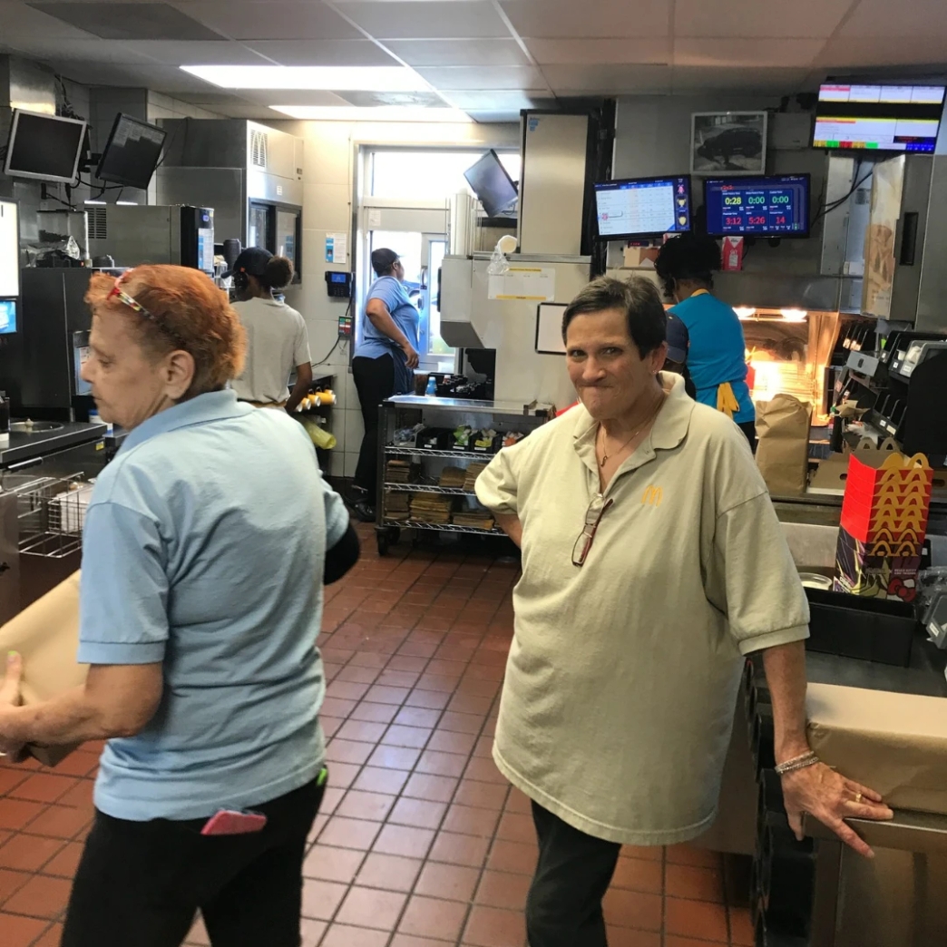 รีวิวงาน รีวิวเพื่อน เพื่อนร่วมงาน ตำแหน่ง หน้าที่ หนา้ที่รับผิดชอบ รีวิว review New Step McDonald's Work and Travel Gulf Shores Alabama wat2024 Crew Member ทำงานต่างประเทศ แลกเปลี่ยนวัฒนธรรม ทำงานปิดเทอม ฝึกภาษา อังกฤษ